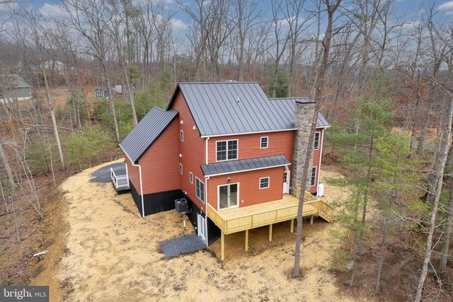 220 LAKELAND CIR, Middletown, VA 22645