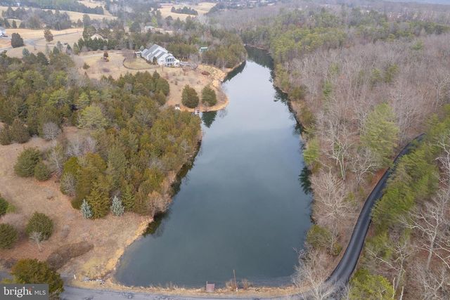 220 LAKELAND CIR, Middletown, VA 22645