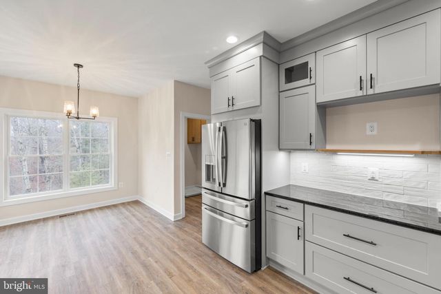 220 LAKELAND CIR, Middletown, VA 22645