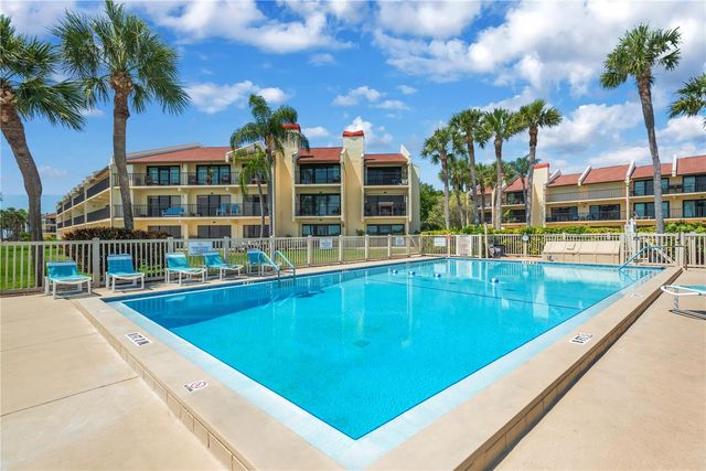 7520 SUNSHINE SKYWAY LANE S P5, St Petersburg, FL 33711