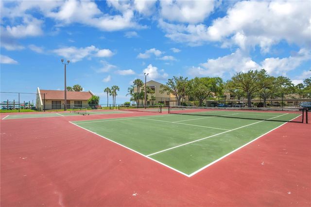 7520 SUNSHINE SKYWAY LANE S P5, St Petersburg, FL 33711