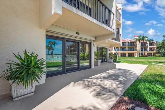 7520 SUNSHINE SKYWAY LANE S P5, St Petersburg, FL 33711
