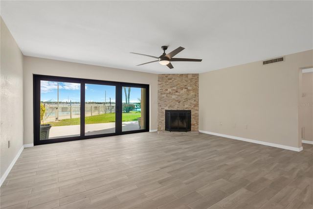 7520 SUNSHINE SKYWAY LANE S P5, St Petersburg, FL 33711