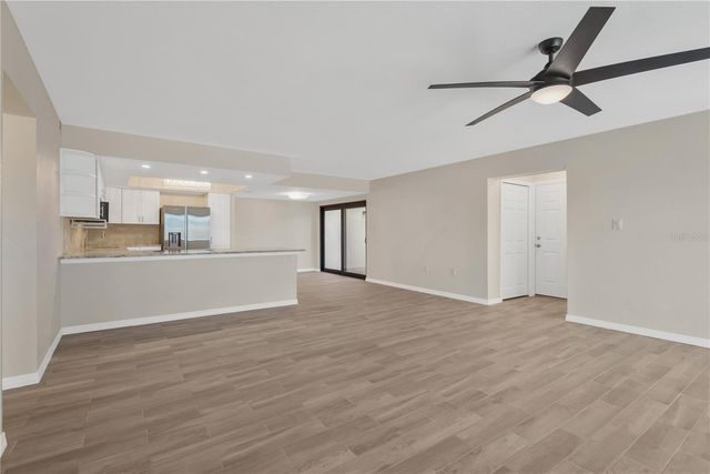 7520 SUNSHINE SKYWAY LANE S P5, St Petersburg, FL 33711