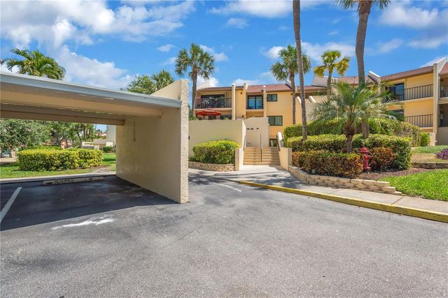 7520 SUNSHINE SKYWAY LANE S P5, St Petersburg, FL 33711