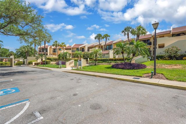 7520 SUNSHINE SKYWAY LANE S P5, St Petersburg, FL 33711