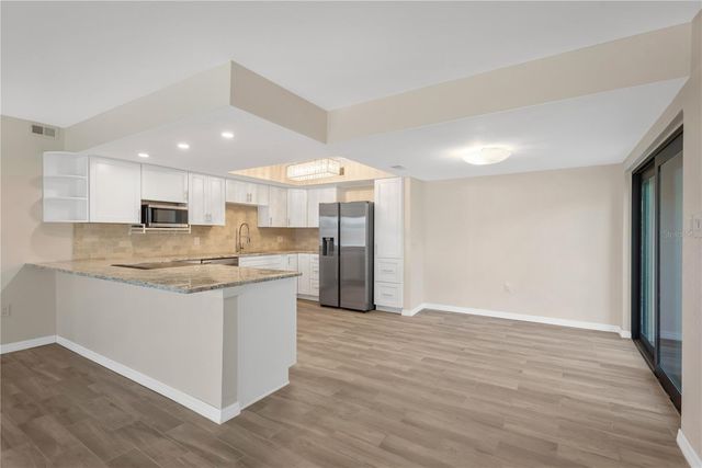 7520 SUNSHINE SKYWAY LANE S P5, St Petersburg, FL 33711