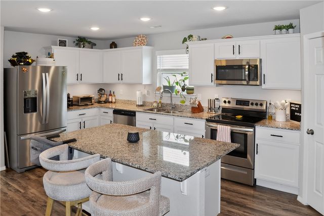 2407 Maplewood Avenue, Lowell, AR 72745