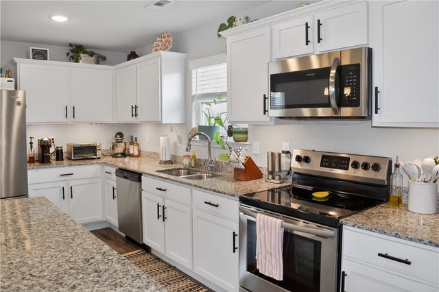 2407 Maplewood Avenue, Lowell, AR 72745