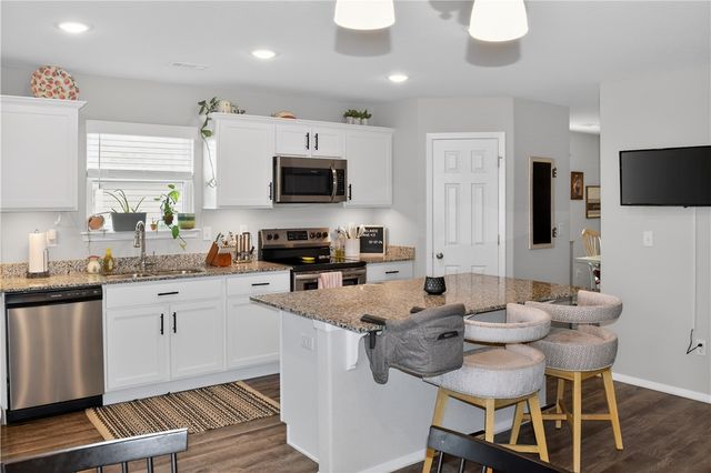 2407 Maplewood Avenue, Lowell, AR 72745