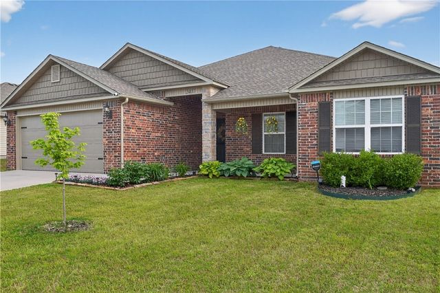 2407 Maplewood Avenue, Lowell, AR 72745