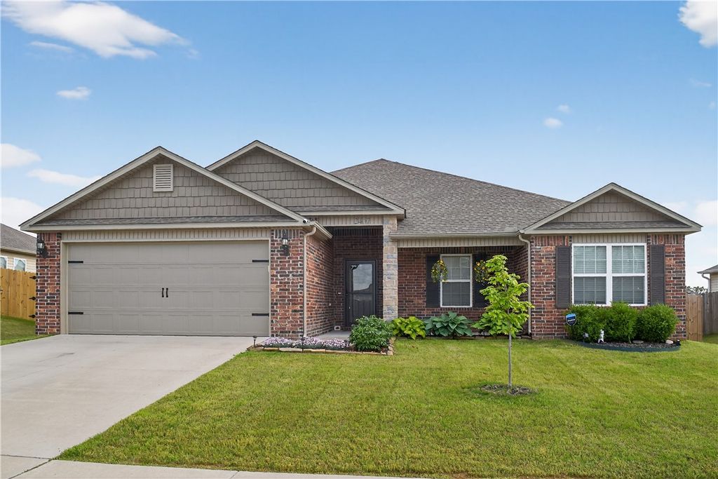 2407 Maplewood Avenue, Lowell, AR 72745