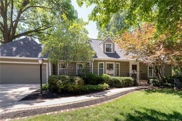 3921 W 58 Street, Fairway, KS 66205