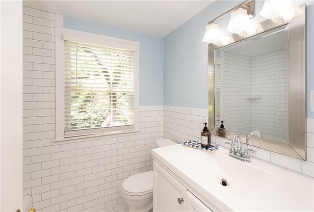 3921 W 58 Street, Fairway, KS 66205