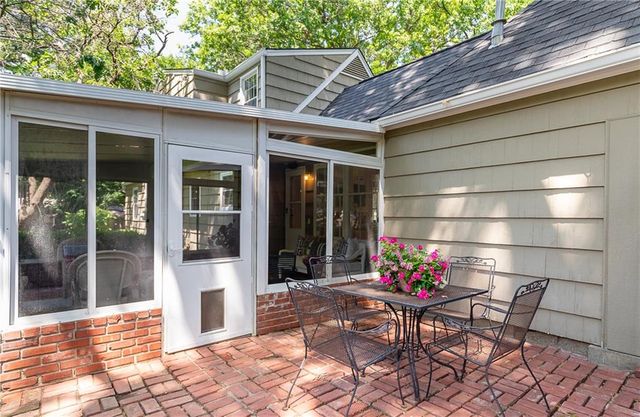 3921 W 58 Street, Fairway, KS 66205