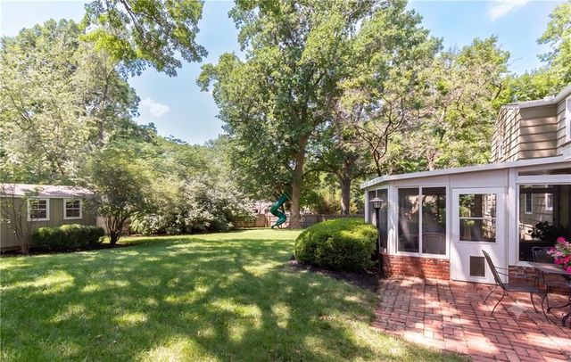 3921 W 58 Street, Fairway, KS 66205