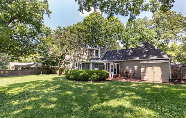 3921 W 58 Street, Fairway, KS 66205