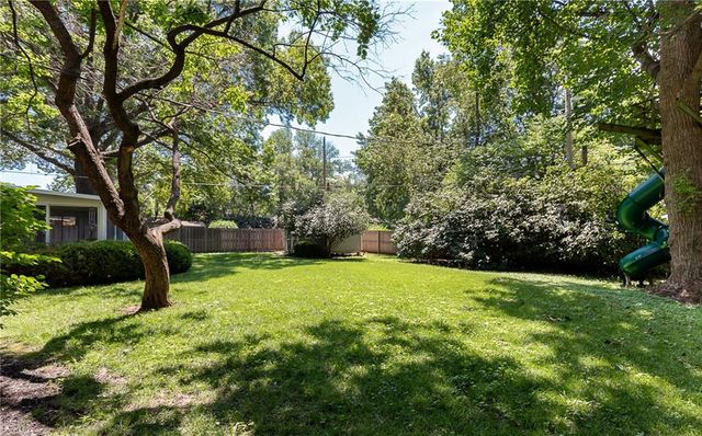 3921 W 58 Street, Fairway, KS 66205