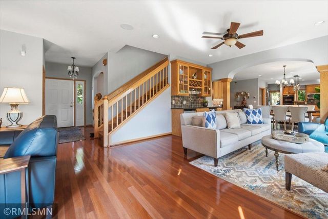17816 93rd Place N, Maple Grove, MN 55311