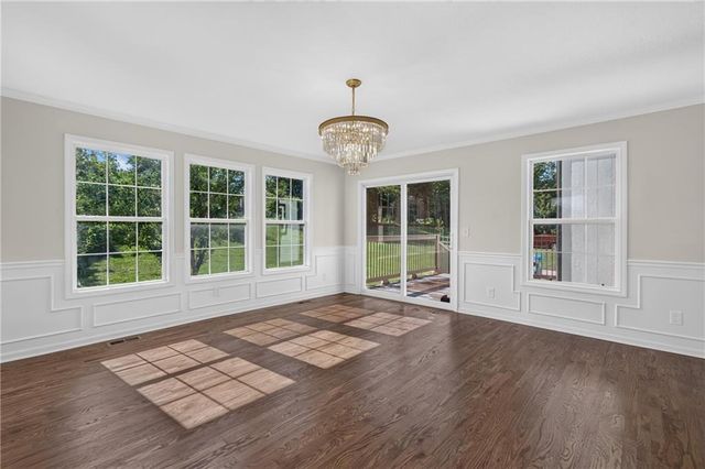 20 SE Meadowbrook Drive, Lee's Summit, MO 64082