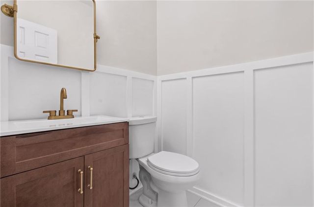 20 SE Meadowbrook Drive, Lee's Summit, MO 64082