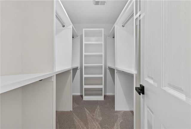 20 SE Meadowbrook Drive, Lee's Summit, MO 64082