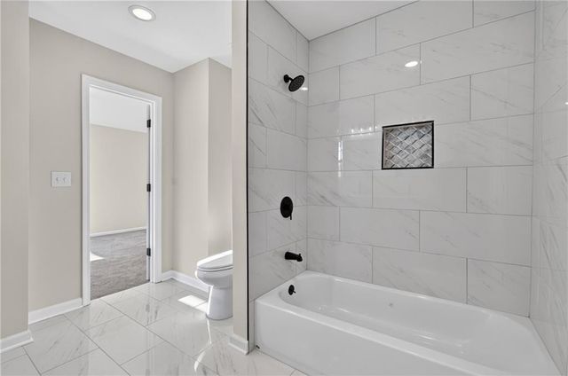 20 SE Meadowbrook Drive, Lee's Summit, MO 64082