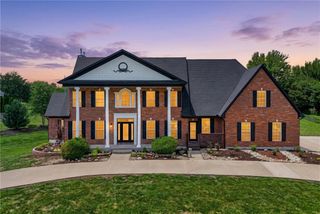 20 SE Meadowbrook Drive, Lee's Summit, MO 64082