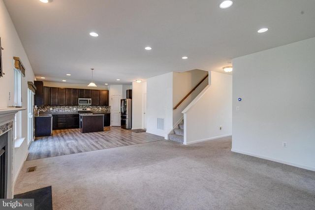 17 BARNHART CIR, Mechanicsburg, PA 17050