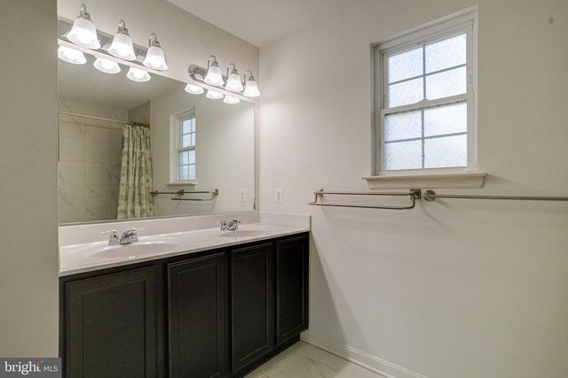 17 BARNHART CIR, Mechanicsburg, PA 17050