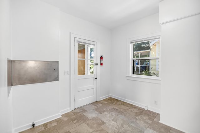 1927 Whites Road, Kalamazoo, MI 49008
