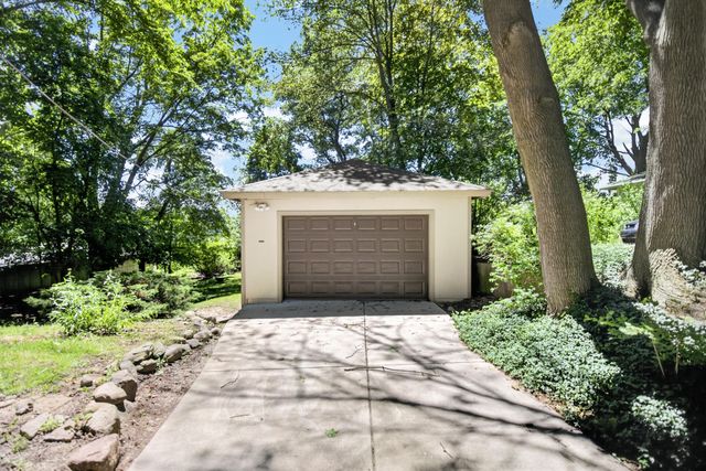 1927 Whites Road, Kalamazoo, MI 49008