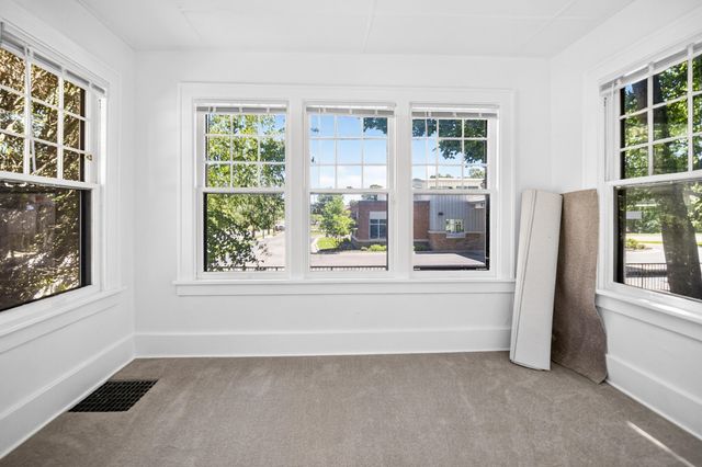 1927 Whites Road, Kalamazoo, MI 49008