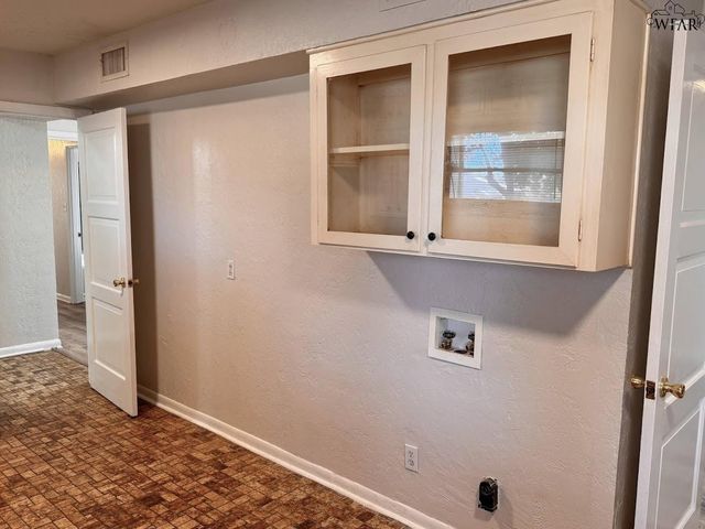 4200 UNIVERSITY AVENUE, Wichita Falls, TX 76308