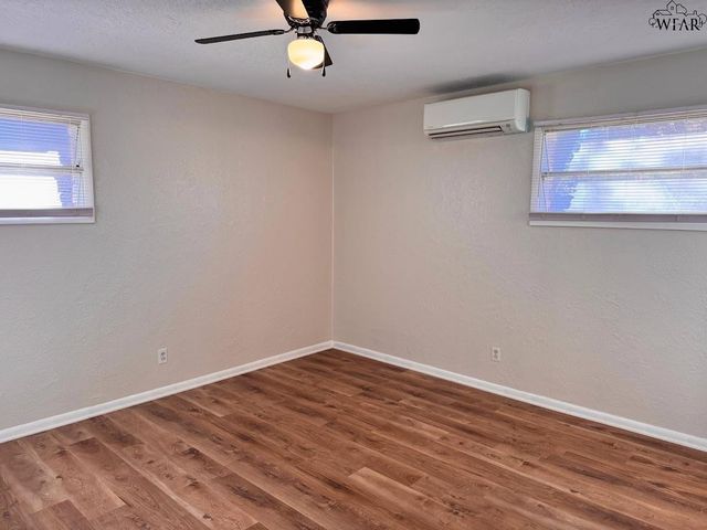 4200 UNIVERSITY AVENUE, Wichita Falls, TX 76308