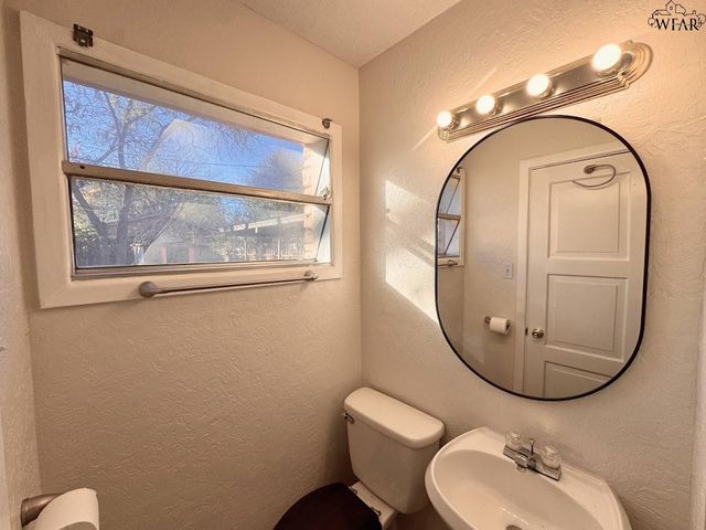 4200 UNIVERSITY AVENUE, Wichita Falls, TX 76308