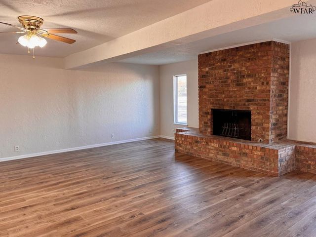 4200 UNIVERSITY AVENUE, Wichita Falls, TX 76308