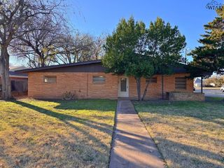 4200 UNIVERSITY AVENUE, Wichita Falls, TX 76308