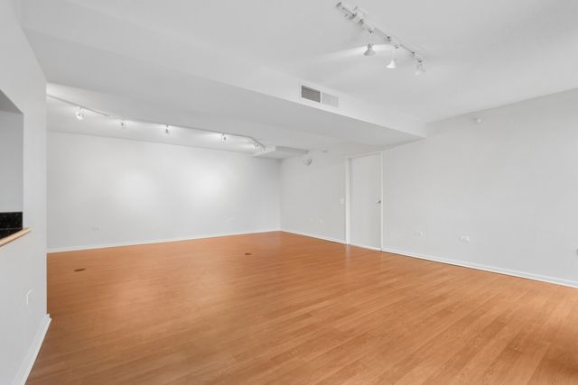 1580 Sherman Avenue 405, Evanston, IL 60201