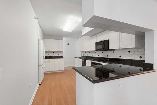 1580 Sherman Avenue 405, Evanston, IL 60201