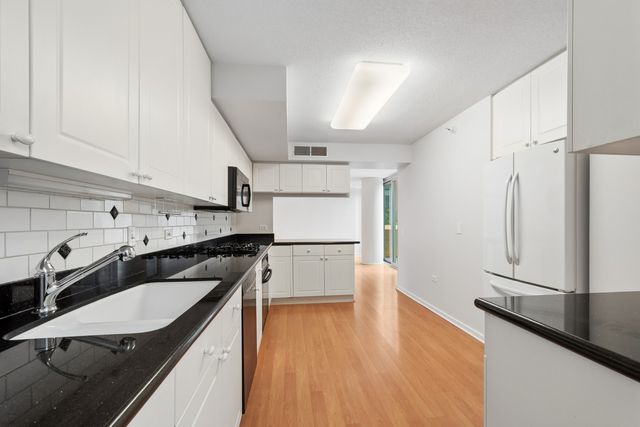 1580 Sherman Avenue 405, Evanston, IL 60201