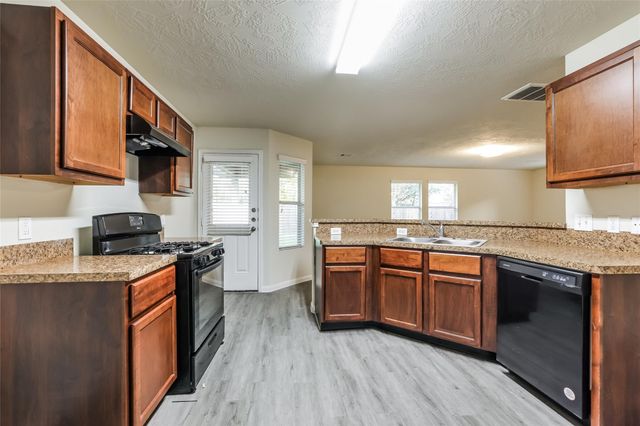 12716 Rio Nueces Lane, Rosharon, TX 77583