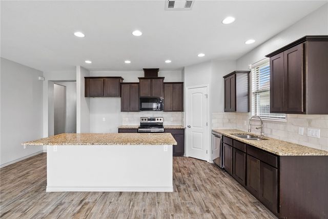 3406 Angelina St, Corpus Christi, TX 78414