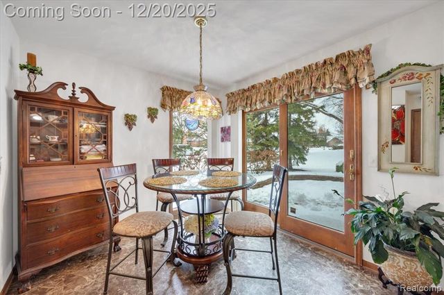 6845 Serenity Drive, Troy, MI 48098