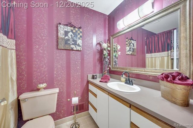 6845 Serenity Drive, Troy, MI 48098