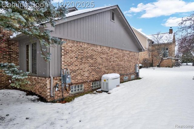 6845 Serenity Drive, Troy, MI 48098