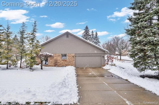 6845 Serenity Drive, Troy, MI 48098