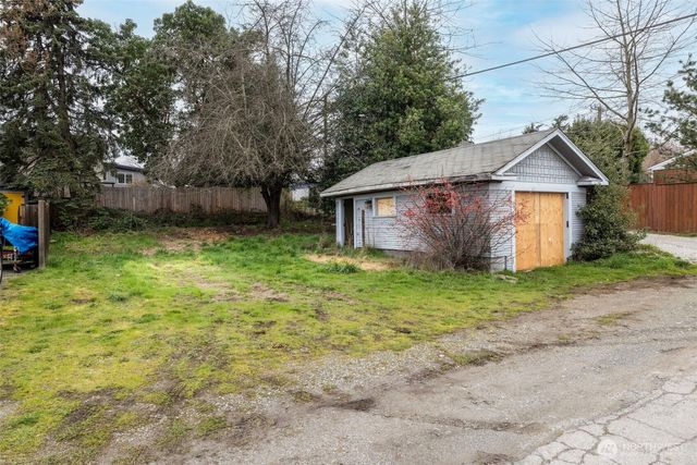 9017 12th Avenue S, Seattle, WA 98108