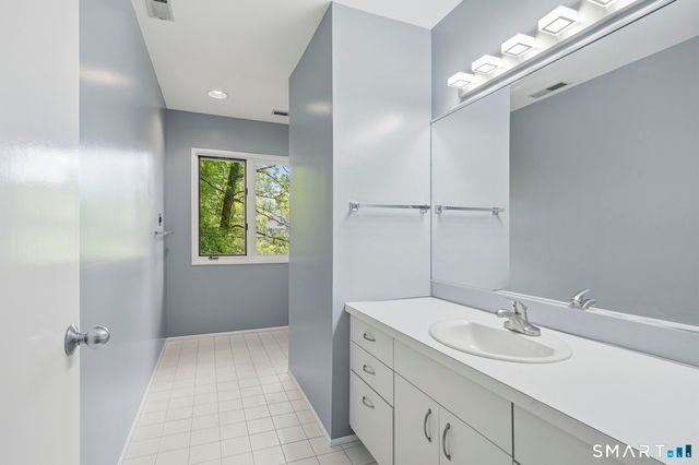 57 Grouse Lane, Woodbridge, CT 06525