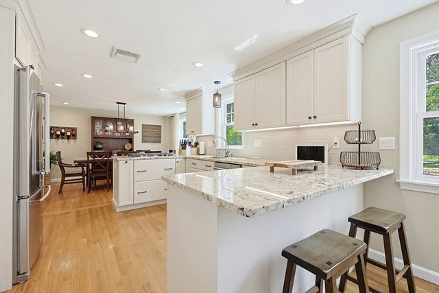 45 James St, Mansfield, MA 02048